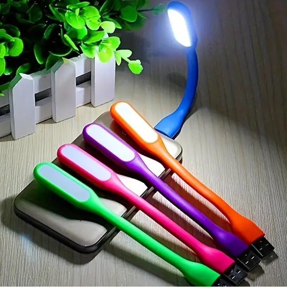 NWT Bendable Light random color mini USB plug in light ๐ก bright travel mini - Picture 3 of 6